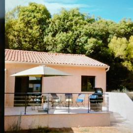 Clos Jeannette Villa 5 min de Sainte Lucie de Porto vecchio et de la plage de Pinarelle ainsi que des piscines naturelles du Cavu: Zonza şehrinde bir otel