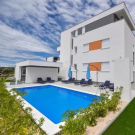 Pool Apartments & Rooms Mare, Hotel in Novalja