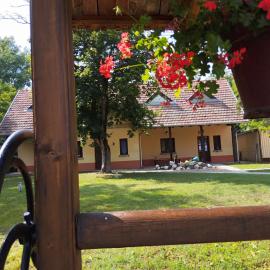 Kiscsengőd Vendégház, hotel in Csengőd