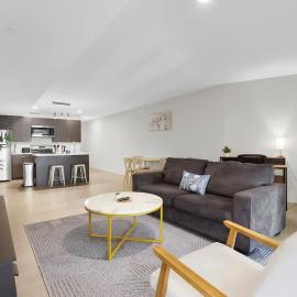 Style & Space 2BD 2BTH Balcony DT Cleveland, Hotel in Cleveland