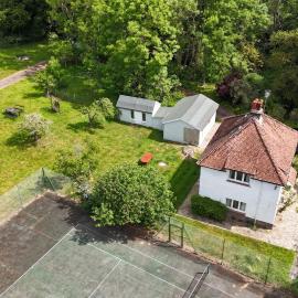 Cosy Cottage with Large Garden I Semi Rural Retreat! Nearby Countryside, Beaches & Goodwood - Chichester Holiday Properties