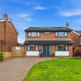 Ivy House 5 Bed 3 Bath w Games Room and Parking