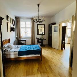 Zielone Drzwi Bytom I Family Apartment I Self Check-in I Near City Centre, hotel in Bytom