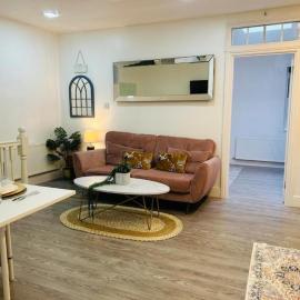Peaceful Hideaway Flat Near Heathrow & Twickenham
