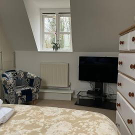 Charming Detached Cottage Guest Room in Silsoe Village