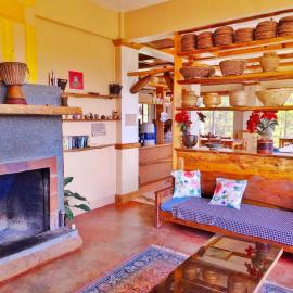Best Bed and Breakfast with Sunrise & Mountain View!، فندق في ساغادا