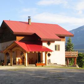 Tschurtschenthaler Lodge, хотел в Голдън