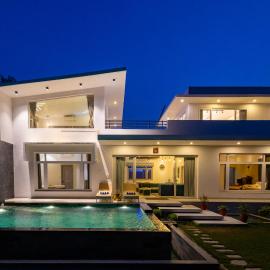Alaya Stays, Kuber Vatika Pet-Friendly Villa with Private Pool & Garden, hotel a Wātka