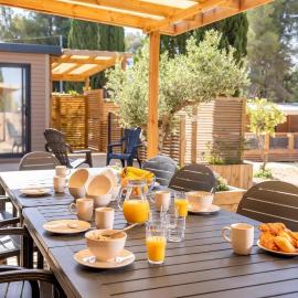 Mobil-home Premium 6 pers 2 SDB Accès direct mer Camping 4 étoiles Carry le Rouet, hotel in Carry-le-Rouet