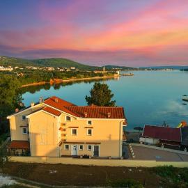 Apartments by the sea Kraj, Pasman - 3460, Hotel in Pašman