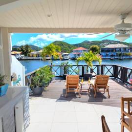 Beautifully renovated villa close to the beach