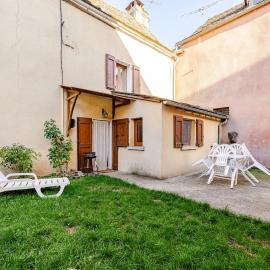 Maison avec jardin, ξενοδοχείο σε Chirac