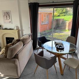 Large 4 Bed with Parking