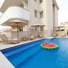 Grey Goose Apartments