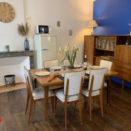 Poterne- Logement raffiné avec jardin, hotel in Aubeterre-sur-Dronne