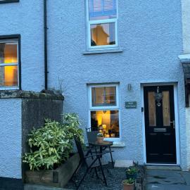May Cottage, Ulverston, hotel a Greenodd