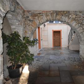Apartment in Brezzo di Bedero - via Roma 53, hotel en Brezzo
