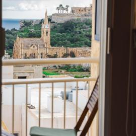 Il-Kannizzata luxurious Gozo penthouse with sea view & pool