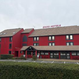 Enzo Hotels Vierzon by Kyriad Direct, hotel in Vierzon
