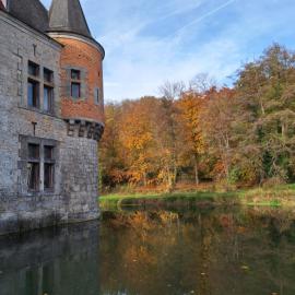 Gîte du Château de Spontin - 7a chaussée de Dinant - 5530 Spontin, hotel in Spontin