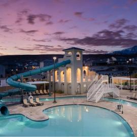 Pool, lazy river, pickle ball, sleeps 14, fire pit, hotel Washingtonban
