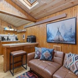Ironwood Cabin Retreat: Rustic Comfort