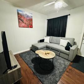 Cozy Private Apartment with 2 Queen size Beds
