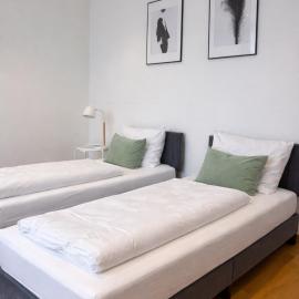 Kaza Guesthouse, centrally located 2 & 3 bedroom Apartments in Augsburg