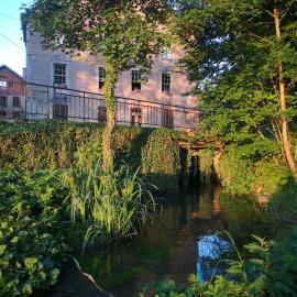 Moulin de charme au bord de l'eau, hotel a Boismont