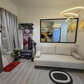 Tiny Home near Clark Airport 1BR, Loft and Netflix, hotell i Santa Maria
