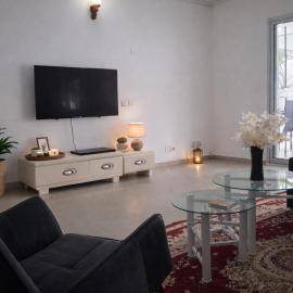 Villa premium LKD 5Ch - Abidjan Cocody Riviera 3، فندق في أبيدجان
