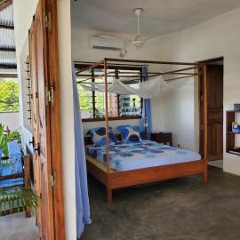 Suite parentale nature et plage, hotel u gradu 'Amborovy'