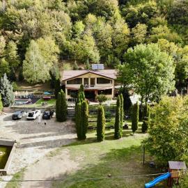 Pensiunea Un colț de Rai, hotel u gradu Lunca Jariştei