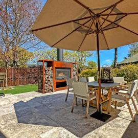 The One - Luxury Kinloch Home, מלון בKinloch