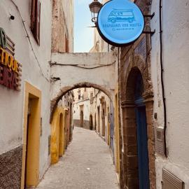 essaouira van hostel, hotel in Essaouira