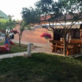 Kata, hotel en Razvala