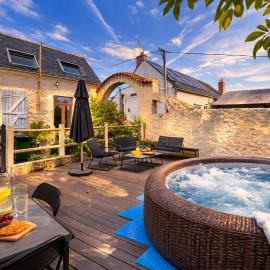 Gîte climatisé avec jacuzzi privé & terrasse - jusqu'à 7 pers entre Blois et Amboise, hotel in Chouzy-sur-Cisse