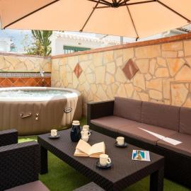 Town Center House With Jacuzzi