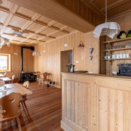 Alpedale, hotel u gradu Ovaro