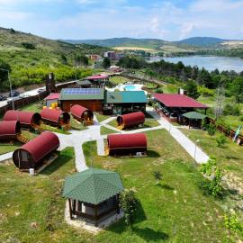 Eco Camp Lake Mladost, hotel em Veles
