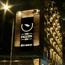 The Falcon Inn - Clare Road、ムンバイのホテル