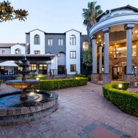 Basdenwood Hotel, מלון בסנטוריון