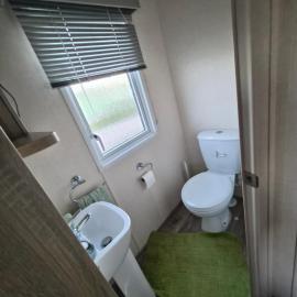 r12 hill family residence, hotel in Morecambe