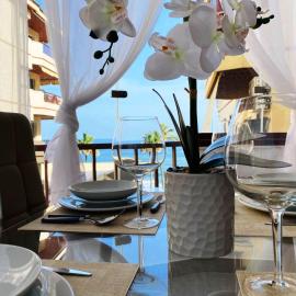 Seafront Cozy Apartment Swimming pool,Tennis & Padel, hotel in Sitio de Calahonda