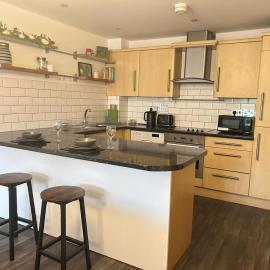 Spacious 2 Bed 2 Shower Apartment, hotel a Crewe