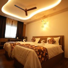 Hotel Alak City, hotel din Vallakottai
