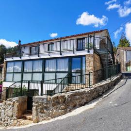 Alojamientos as moras arans, hotel in La Cañiza