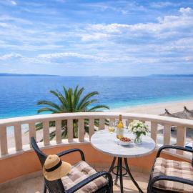 Villa Sunce Beachfront: Podgora şehrinde bir otel