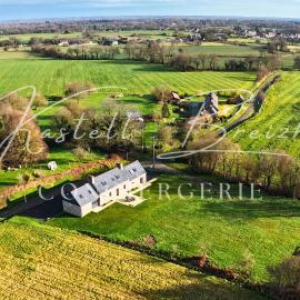 LE MARQUES Maison bretonne en pierre avec jardin de 2200m2, 18km des plages, hotel a Saint-Gilles-les-Bois