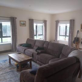 Large Cottage overlooking tranquil village Kerry